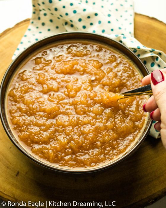 Crock Pot Cinnamon Applesauce