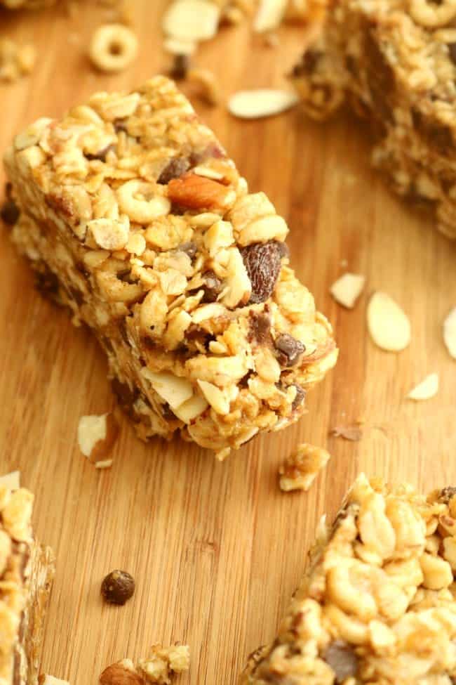 These no-bake granola bars have a sweet, crunchy texture and make a perfect energizing & delicious snack or breakfast bar.