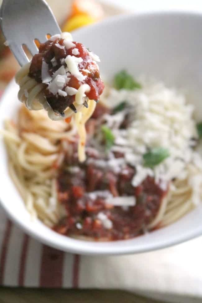 This quick Homemade Pasta Sauce is rich, deliciously seasoned, and yet still easy enough to make any night of the week.