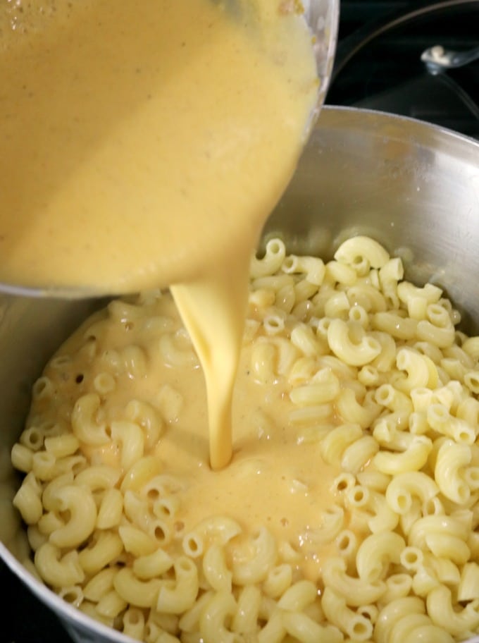 4. Combine Cheese Sauce and Pasta.